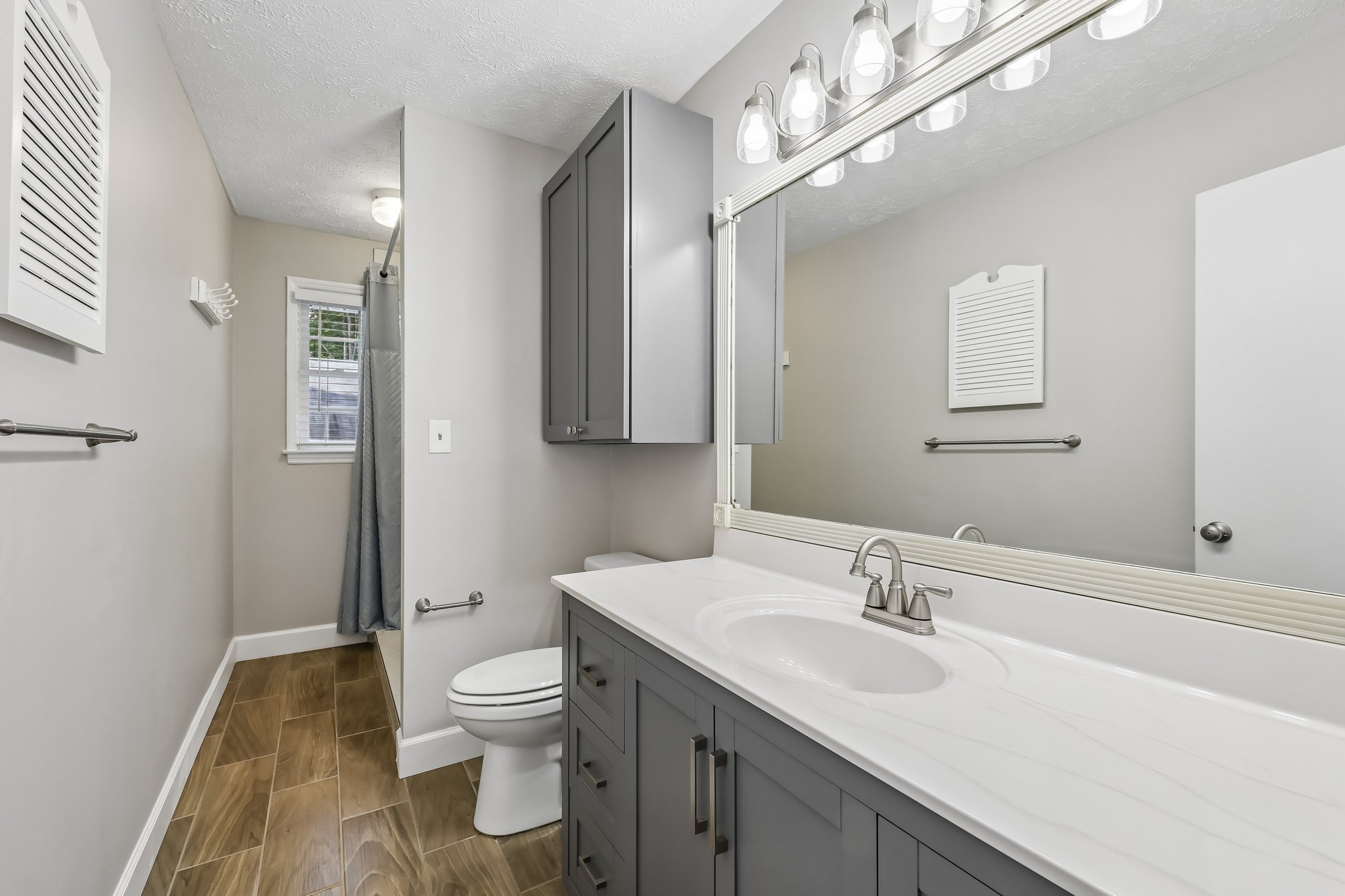 Riviera Dr-S2808-012.jpg