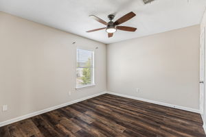 Guest bedroom #1