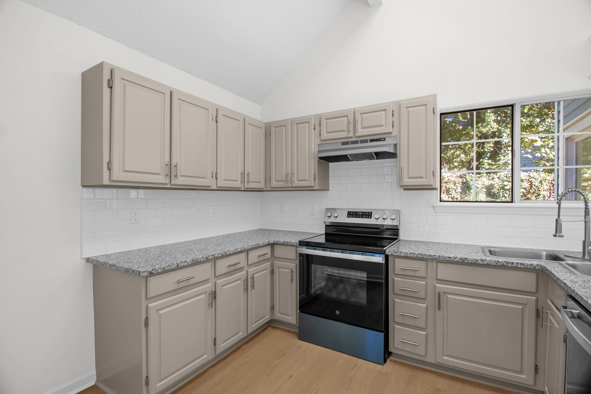 3607 McCuistom Rd 41-16