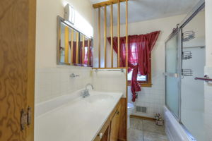  Photo 32