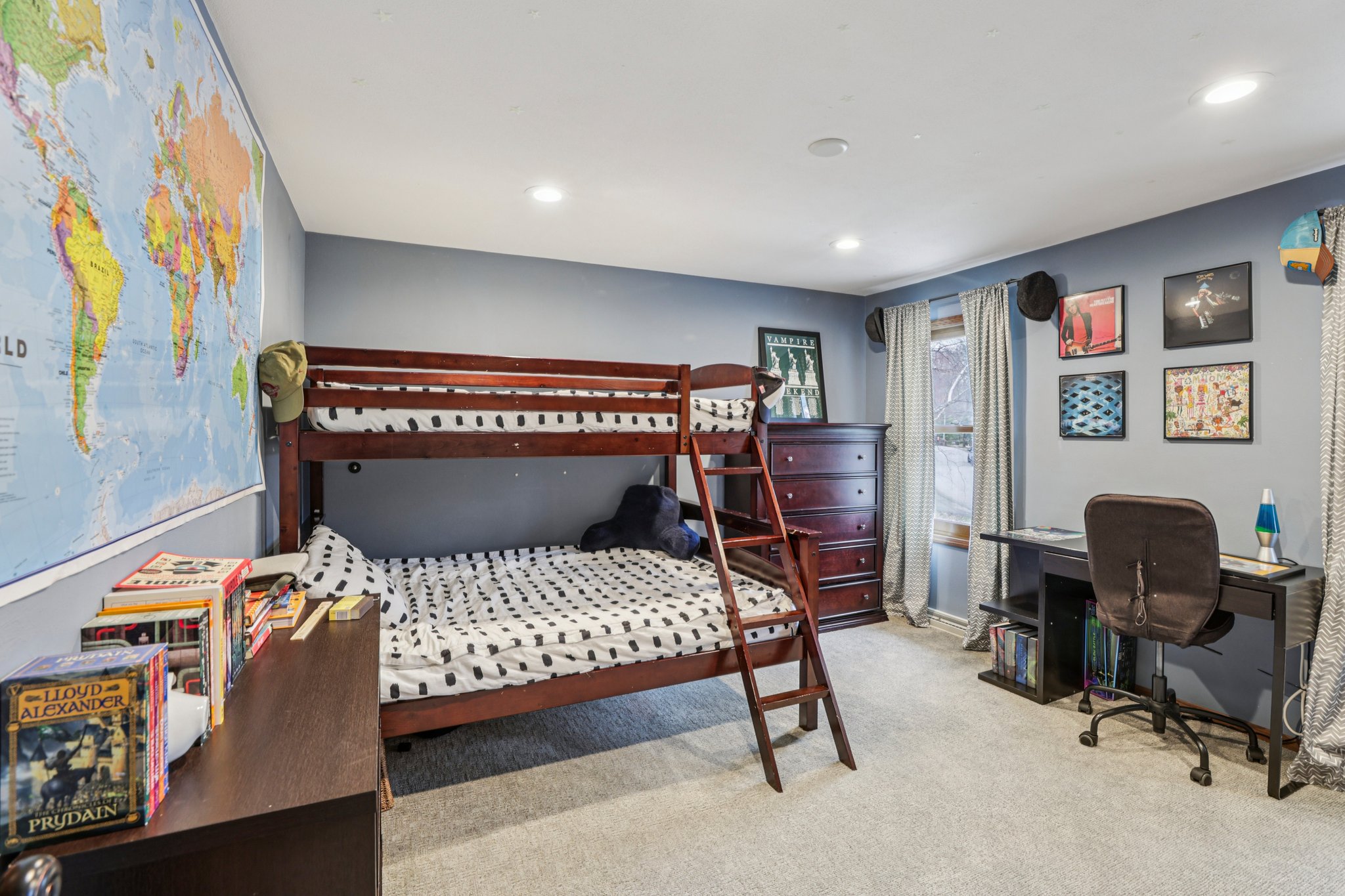 Richie Rd-S0404-026.jpg