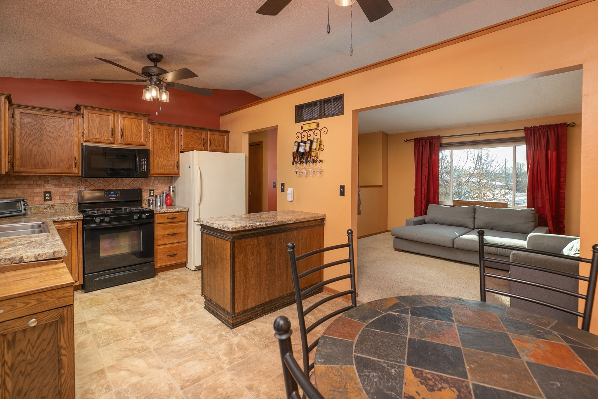 09-Dining Room
