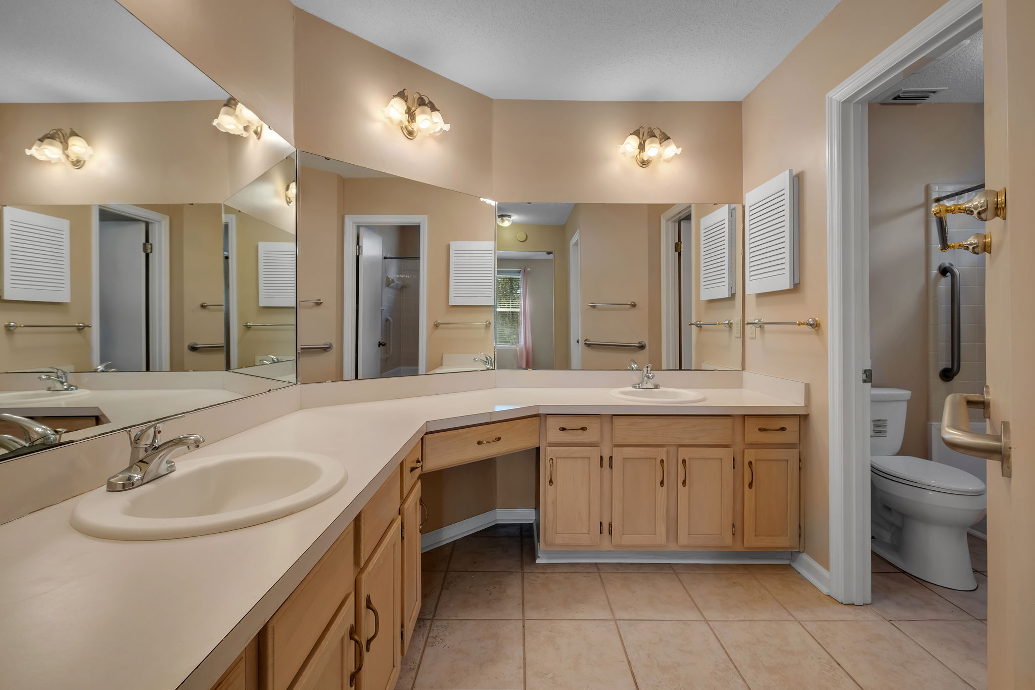  Photo 21