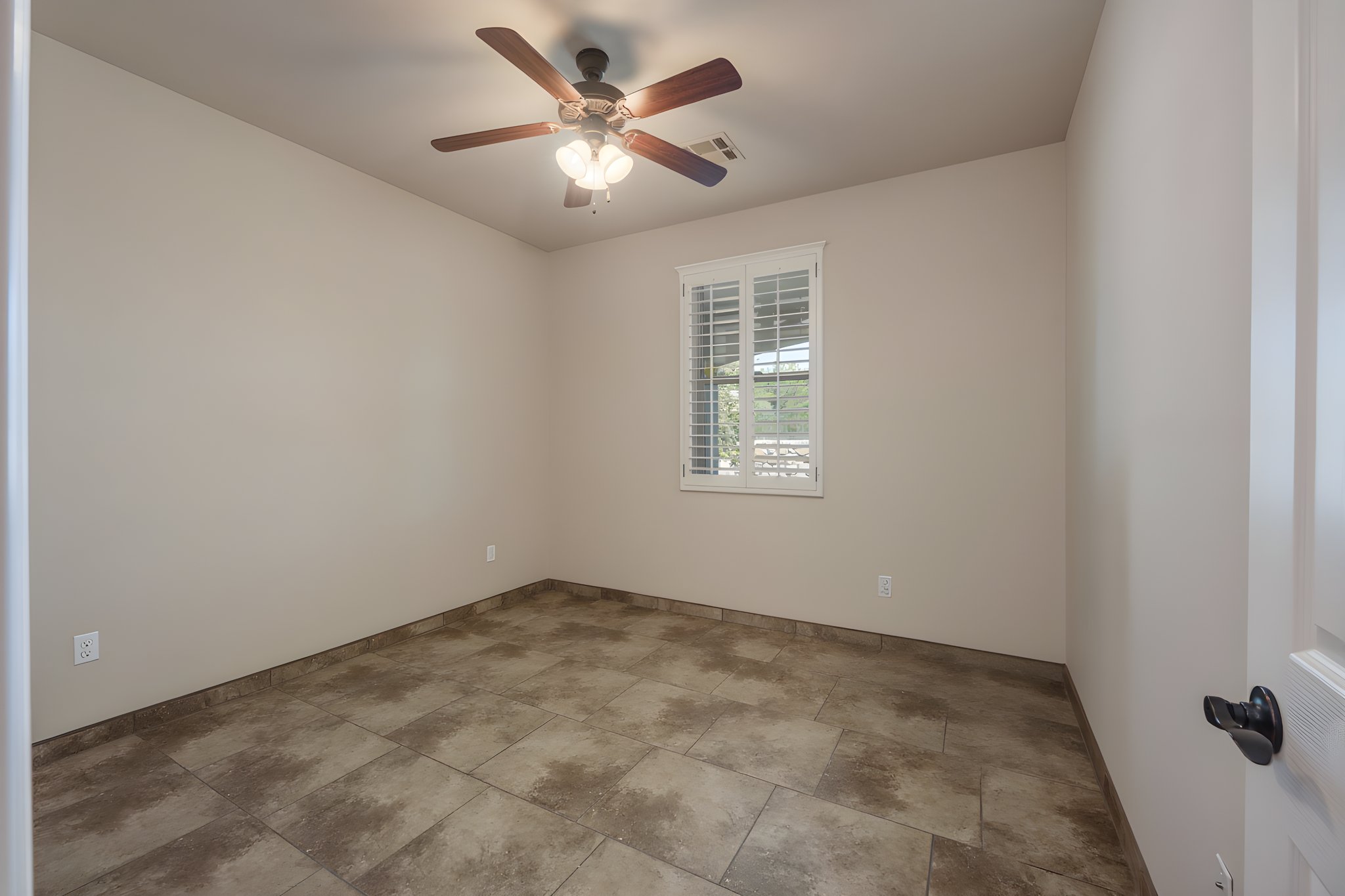 Snappin Homes (SierraBonita3609)-33 furniture removed.jpeg