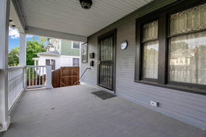  Photo 32