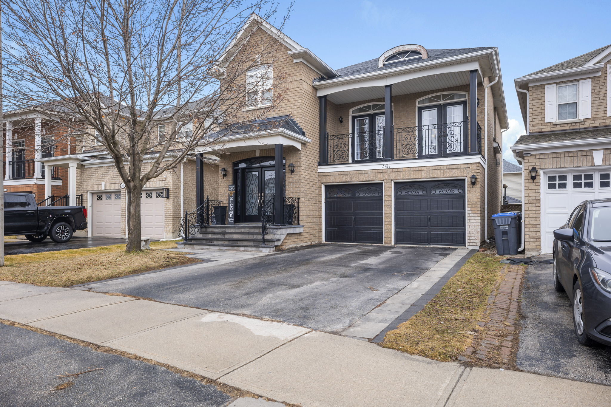 361 Edenbrook Hill Dr Brampton, ON L7A 2N4