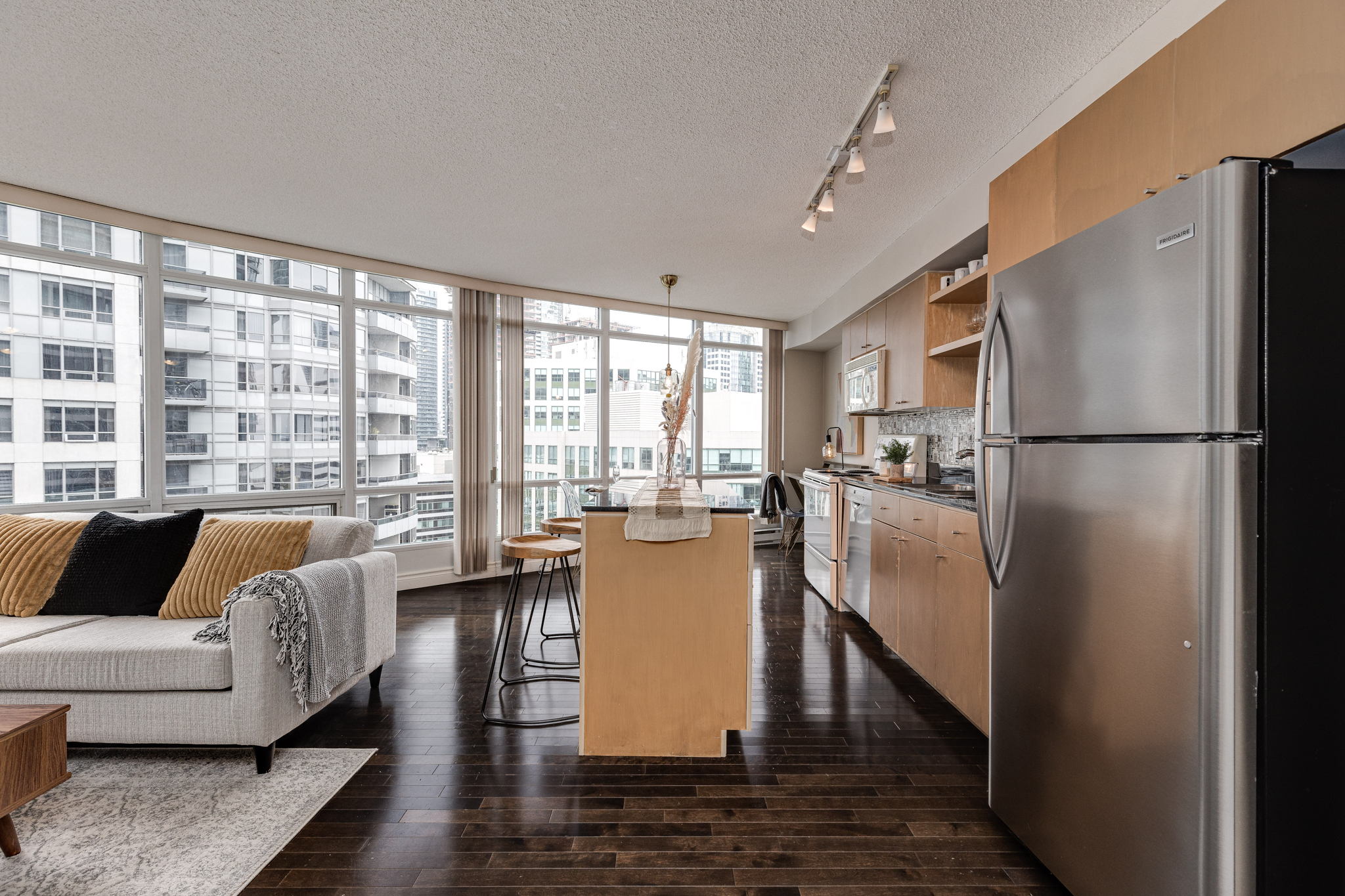 Toronto property showcase — delivered property photograph 4