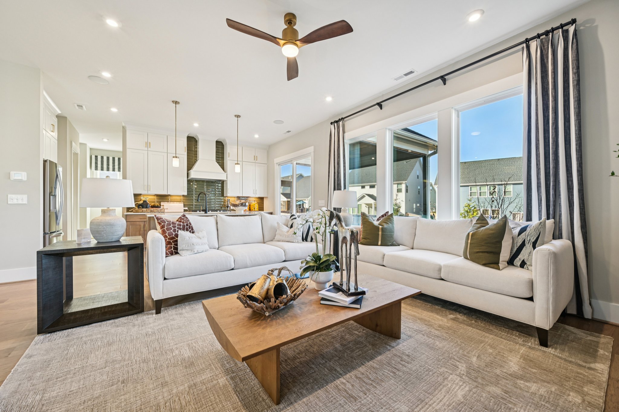 Murray Grey Ln-S1811-008.jpg