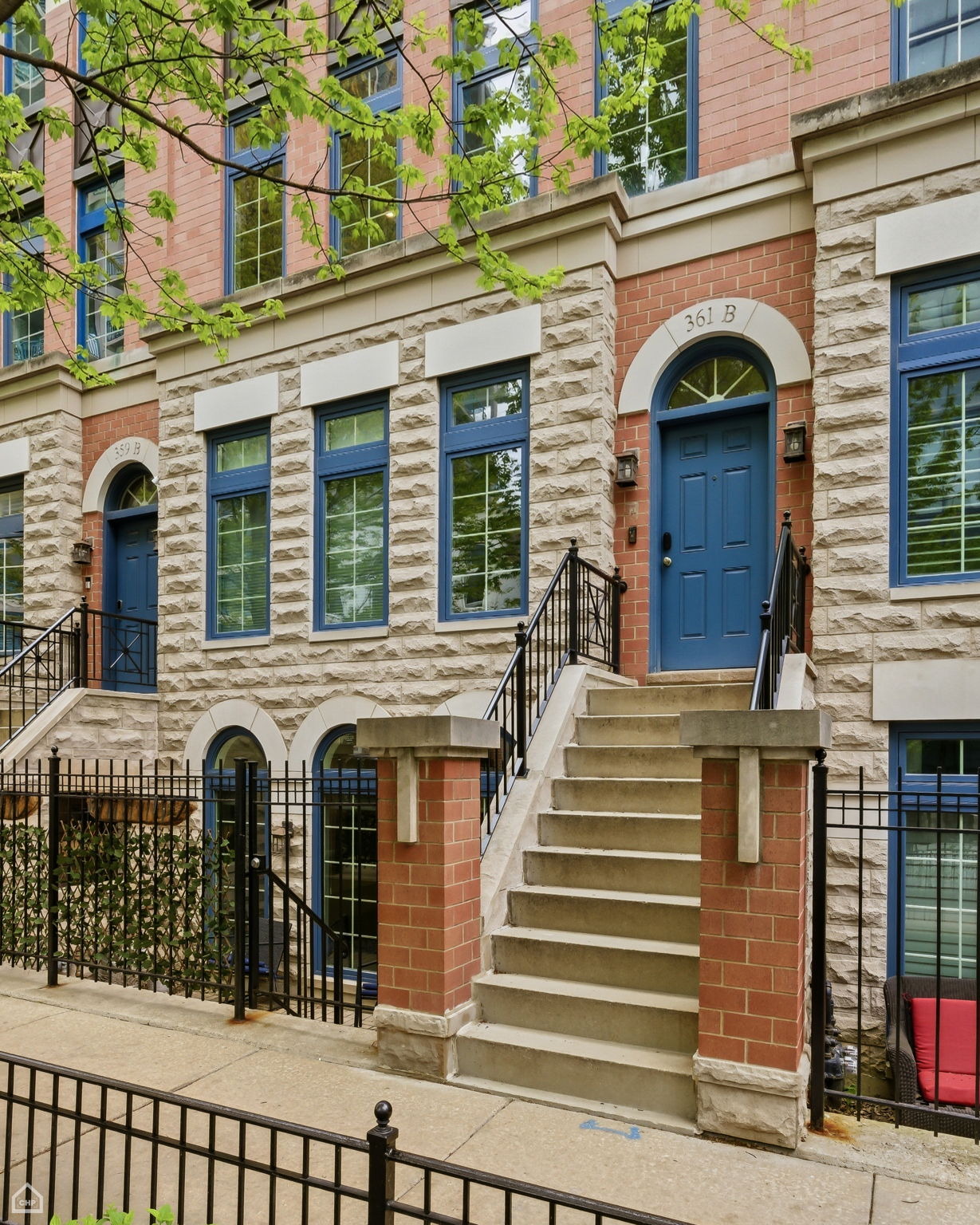 361 W Superior St - Klopas_003