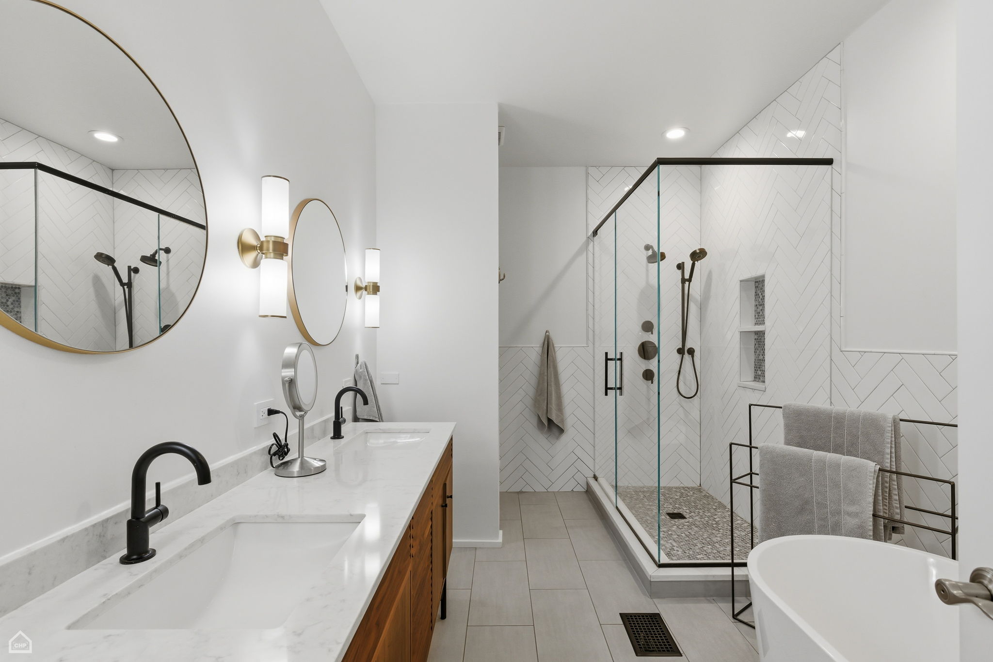 361 W Superior St - Klopas_026