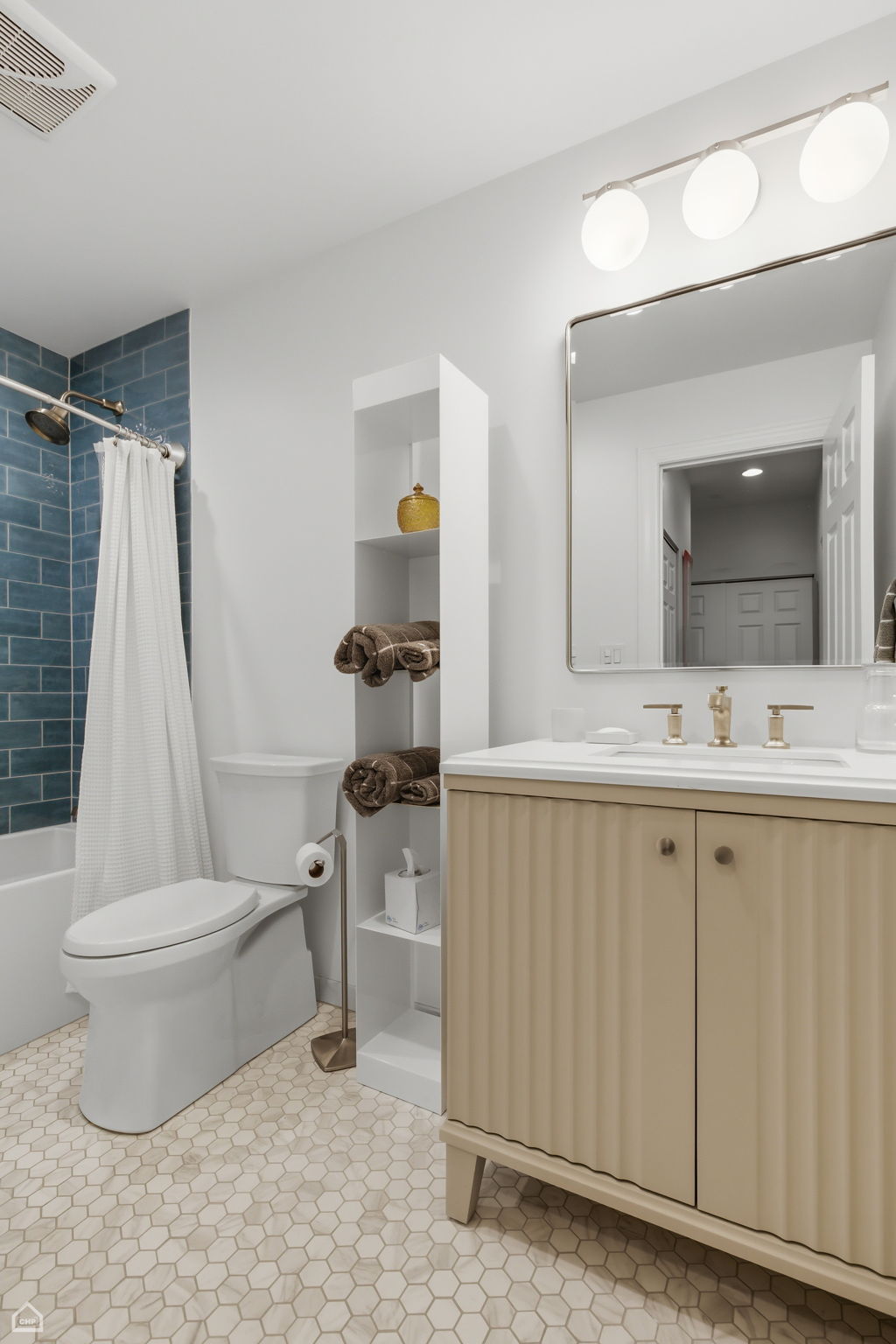 361 W Superior St - Klopas_032