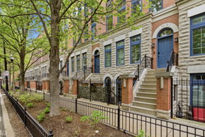 361 W Superior St - Klopas_001