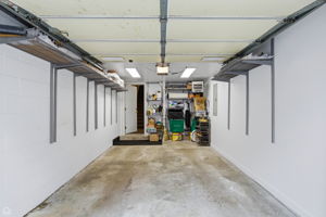 361 W Superior St - Klopas_005