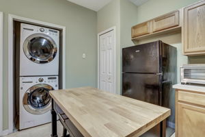Kitchen/Laundry Area