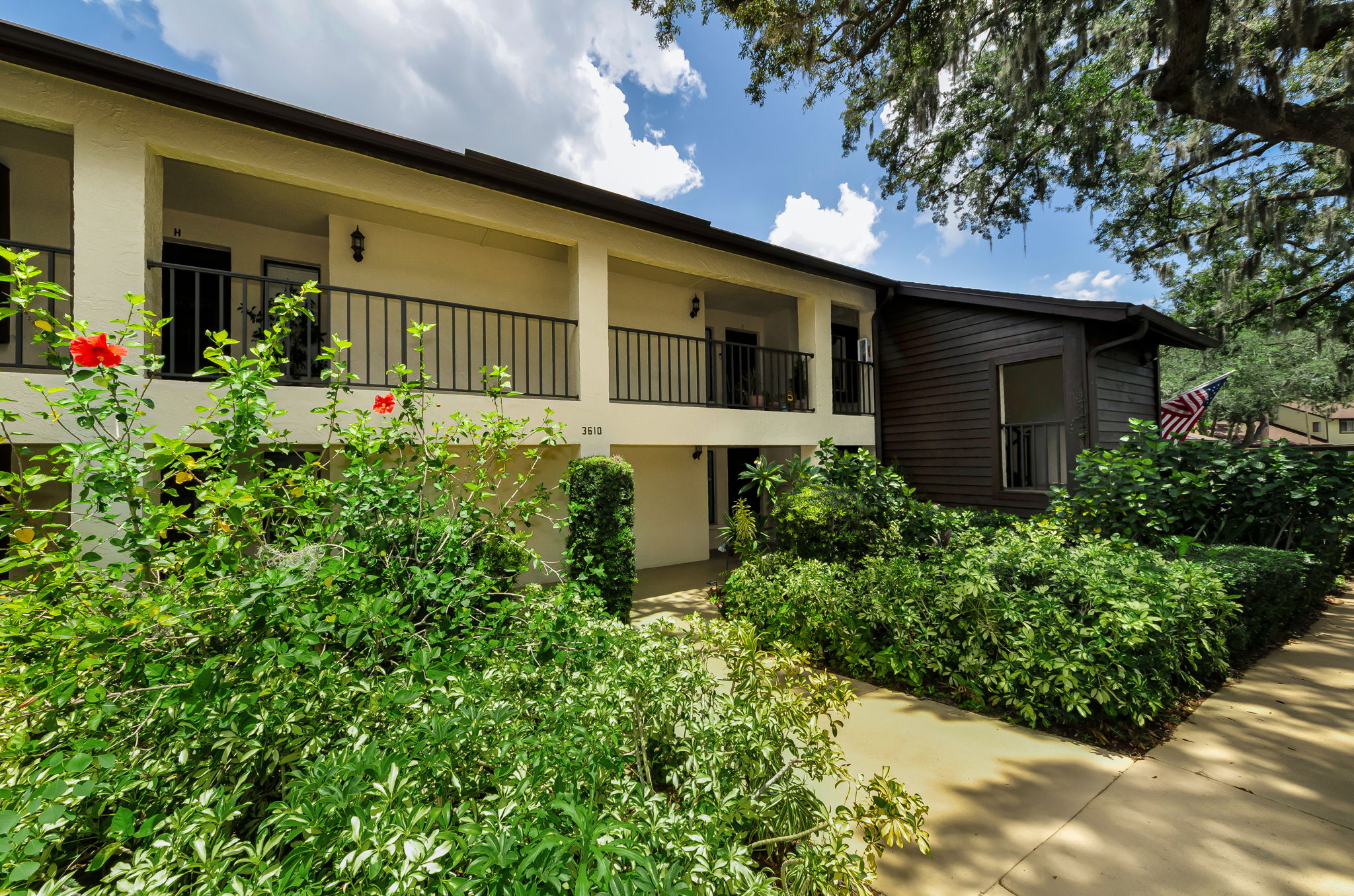 Front Exterior4