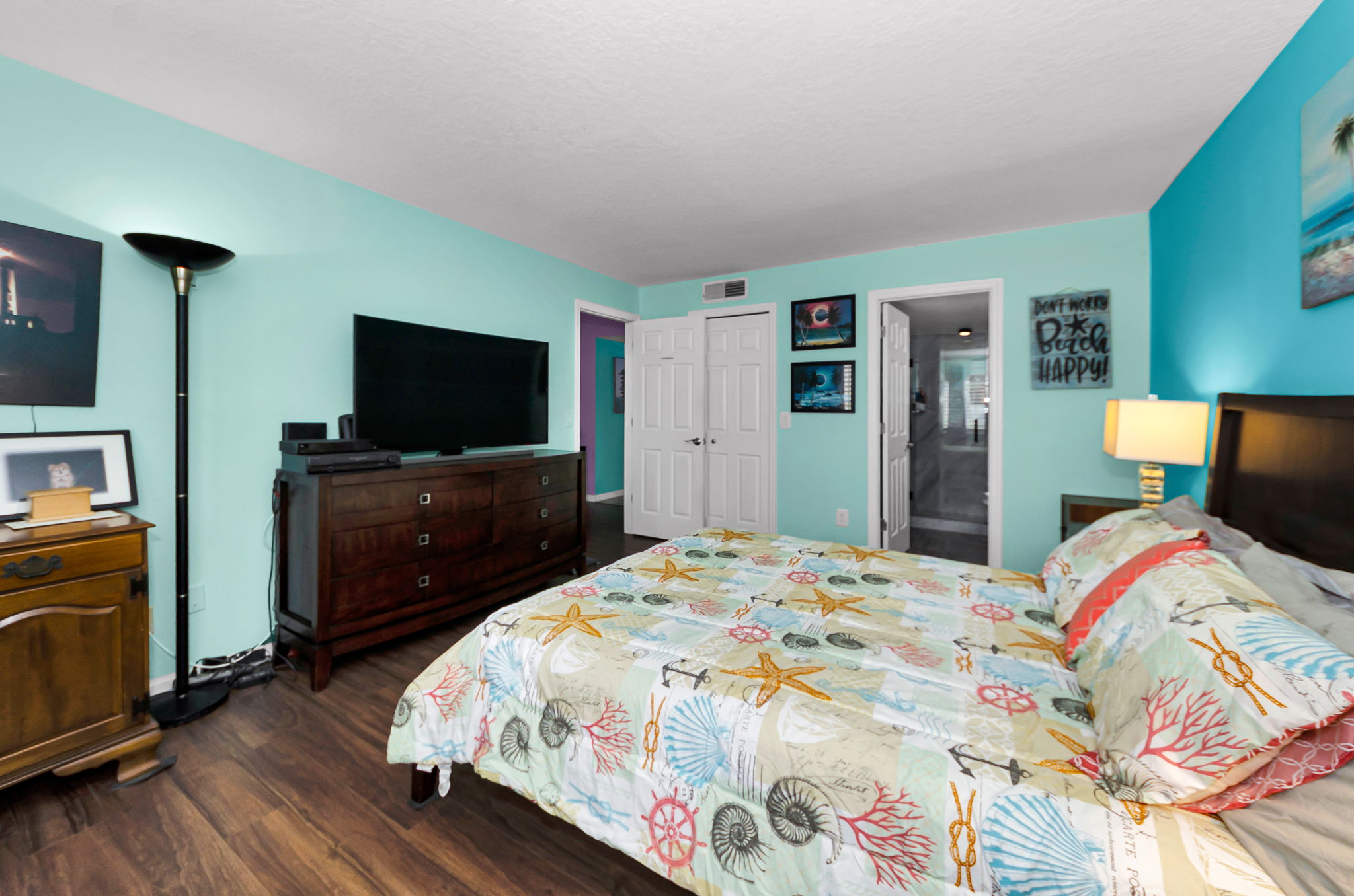 Primary Bedroom1c