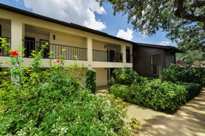 Front Exterior4