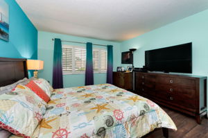 Primary Bedroom1b