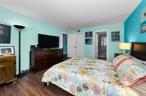 Primary Bedroom1c