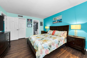 Primary Bedroom1d