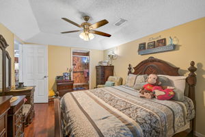 3611 Chinaberry Ln-20