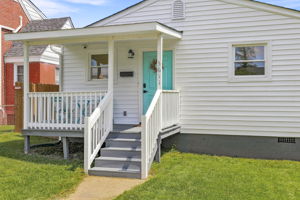 04-Exterior Front