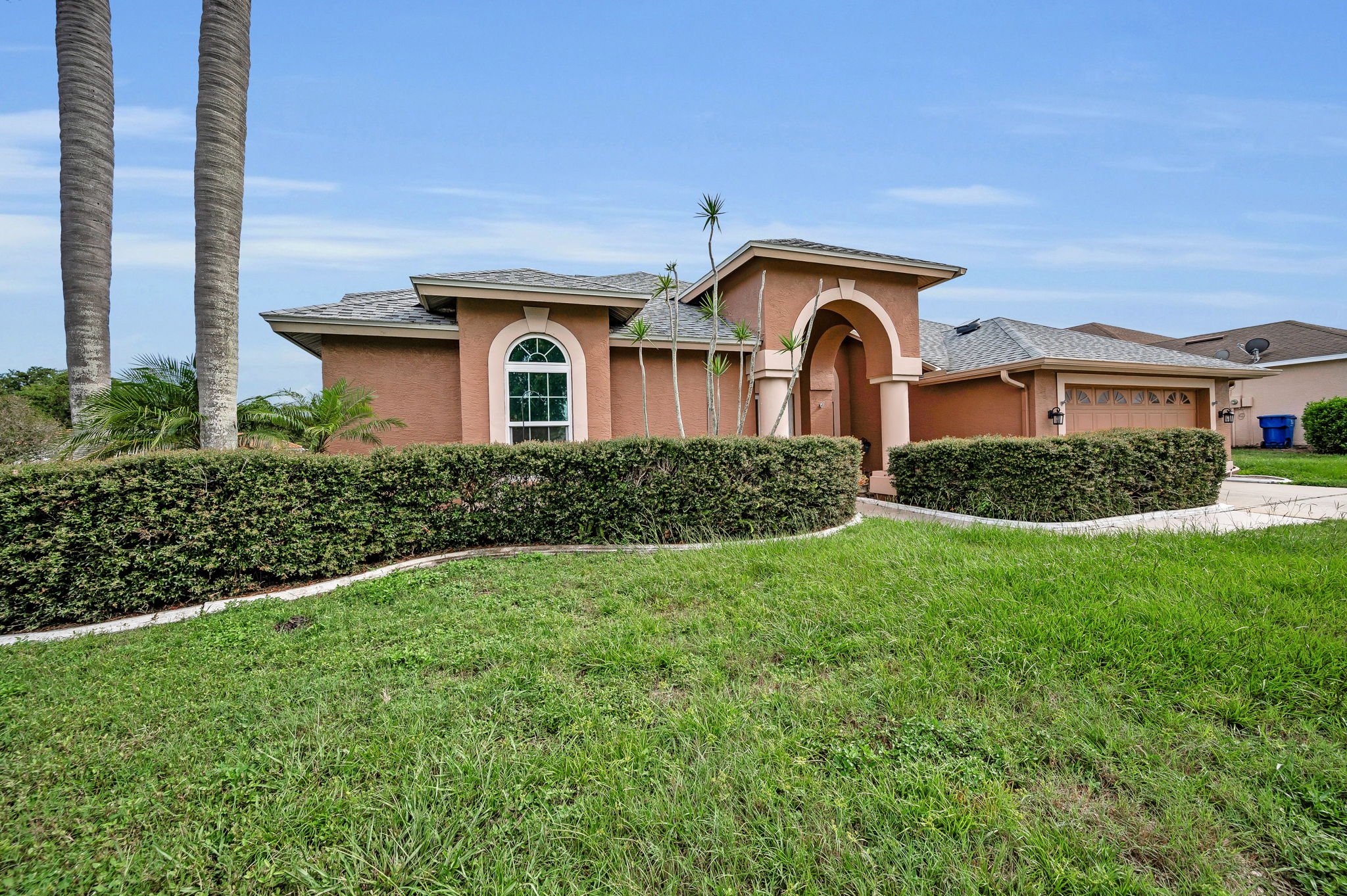 Front Exterior4
