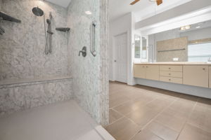 Primary Bathroom1c