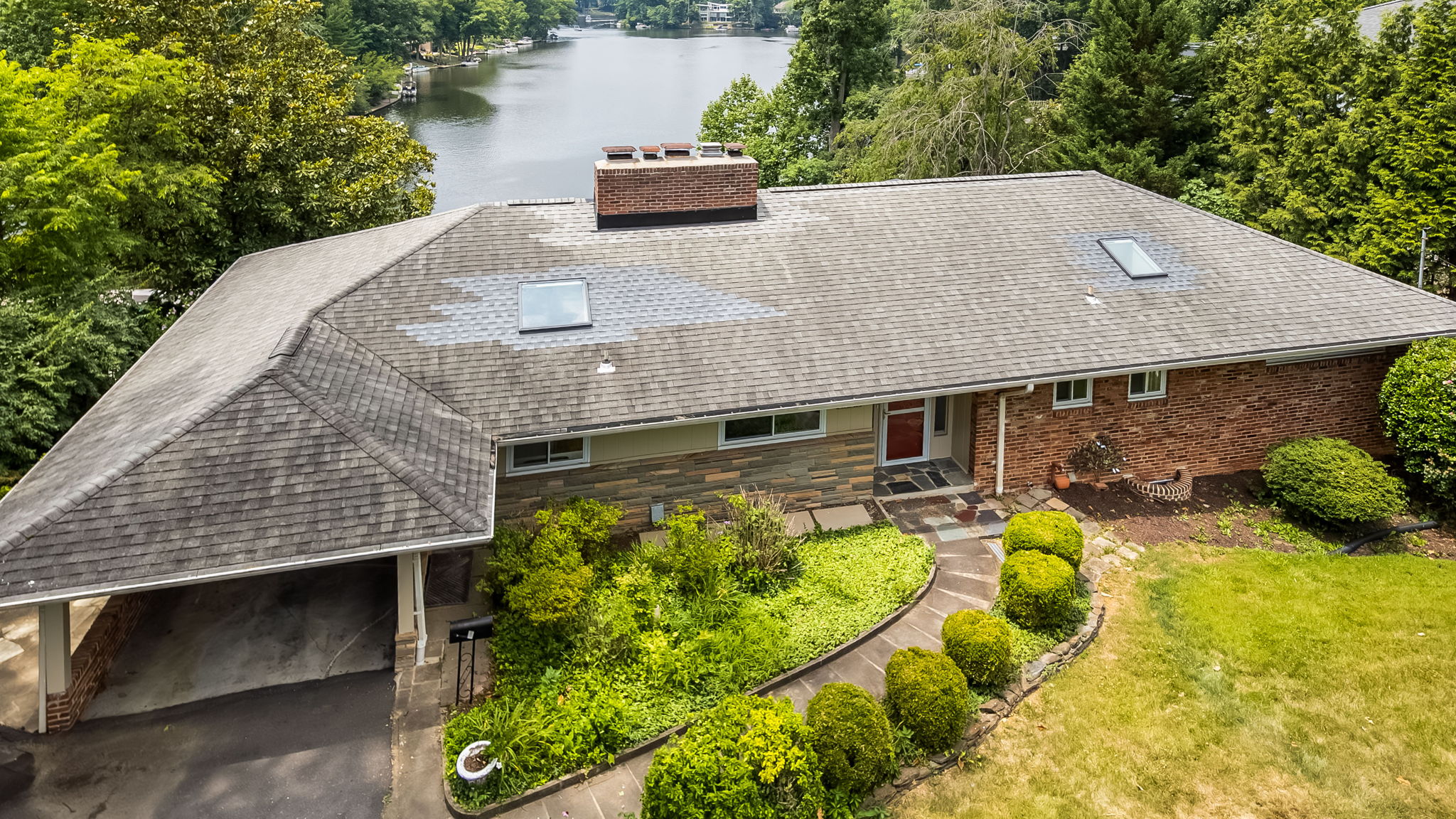 Lake Barcroft Waterfront home w/spectacular views!