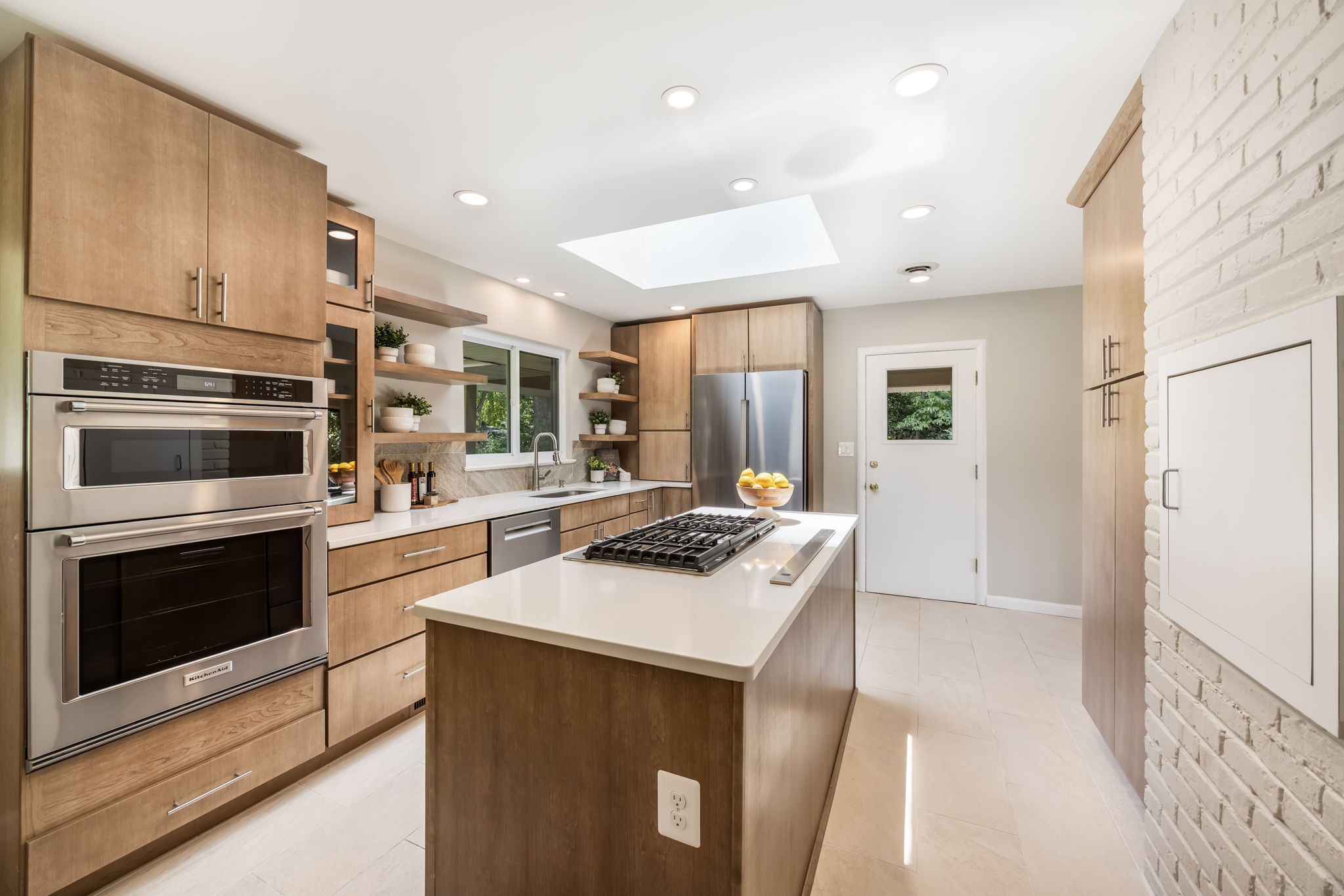 Recently renovated eat-in kitchen w/skylight!