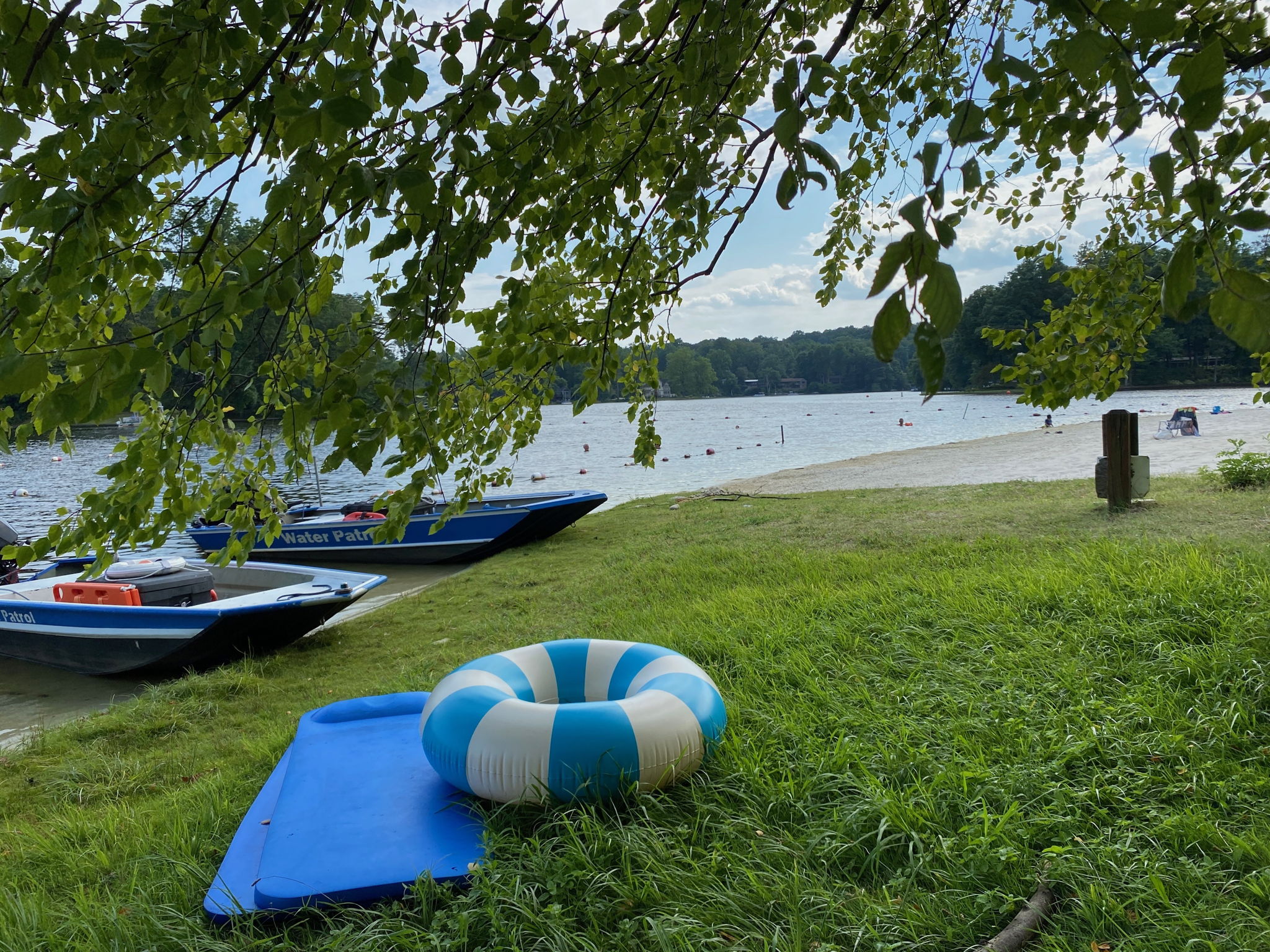 Lake Barcroft - swimming, boating, fishing + more!