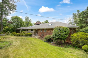 Lake Barcroft Waterfront 4BR/3BA on large lot!