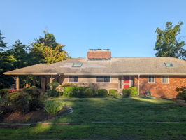 Lake Barcroft Waterfront 4BR/3BA on large lot!