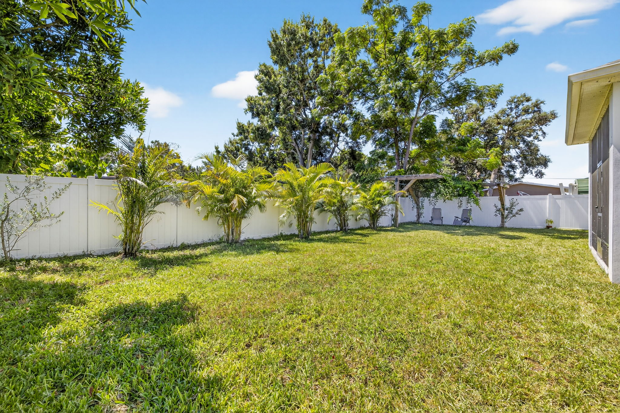 Rear Exterior 3 of 4