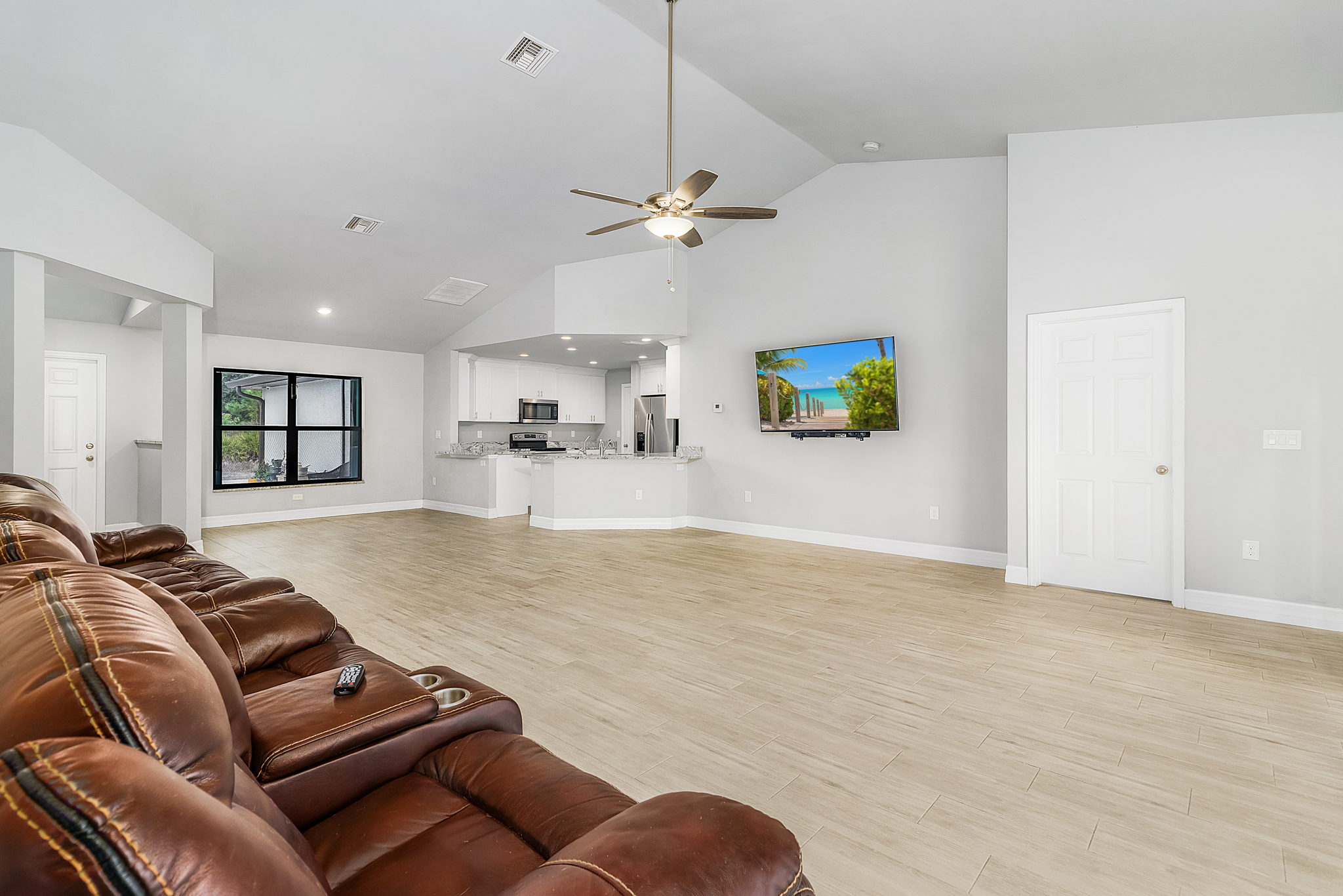 3613 39th St SW, Lehigh Acres, FL 33976, USA Photo 12