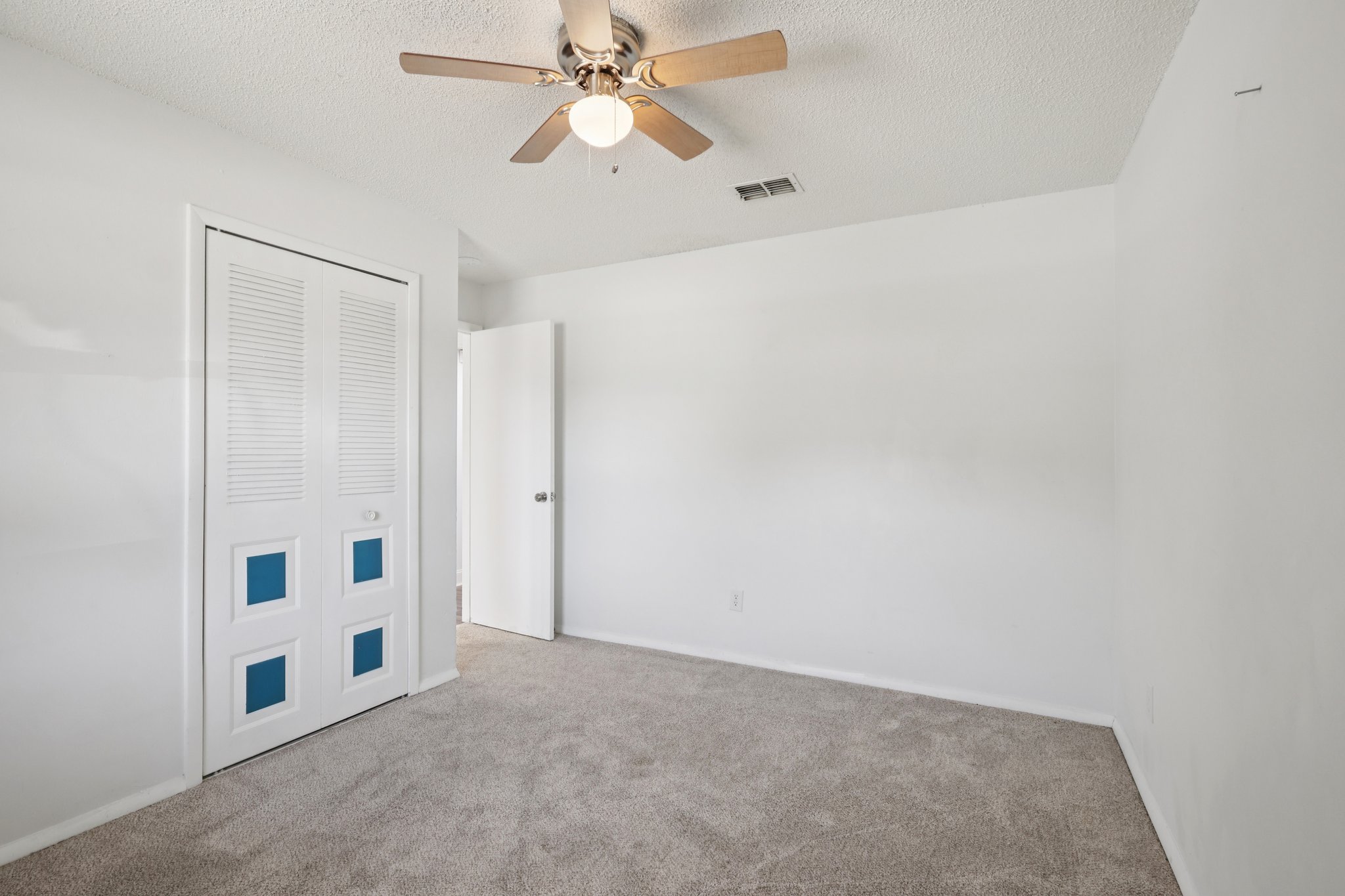 - 3613 Coppertree Cir-L0505-030.jpg