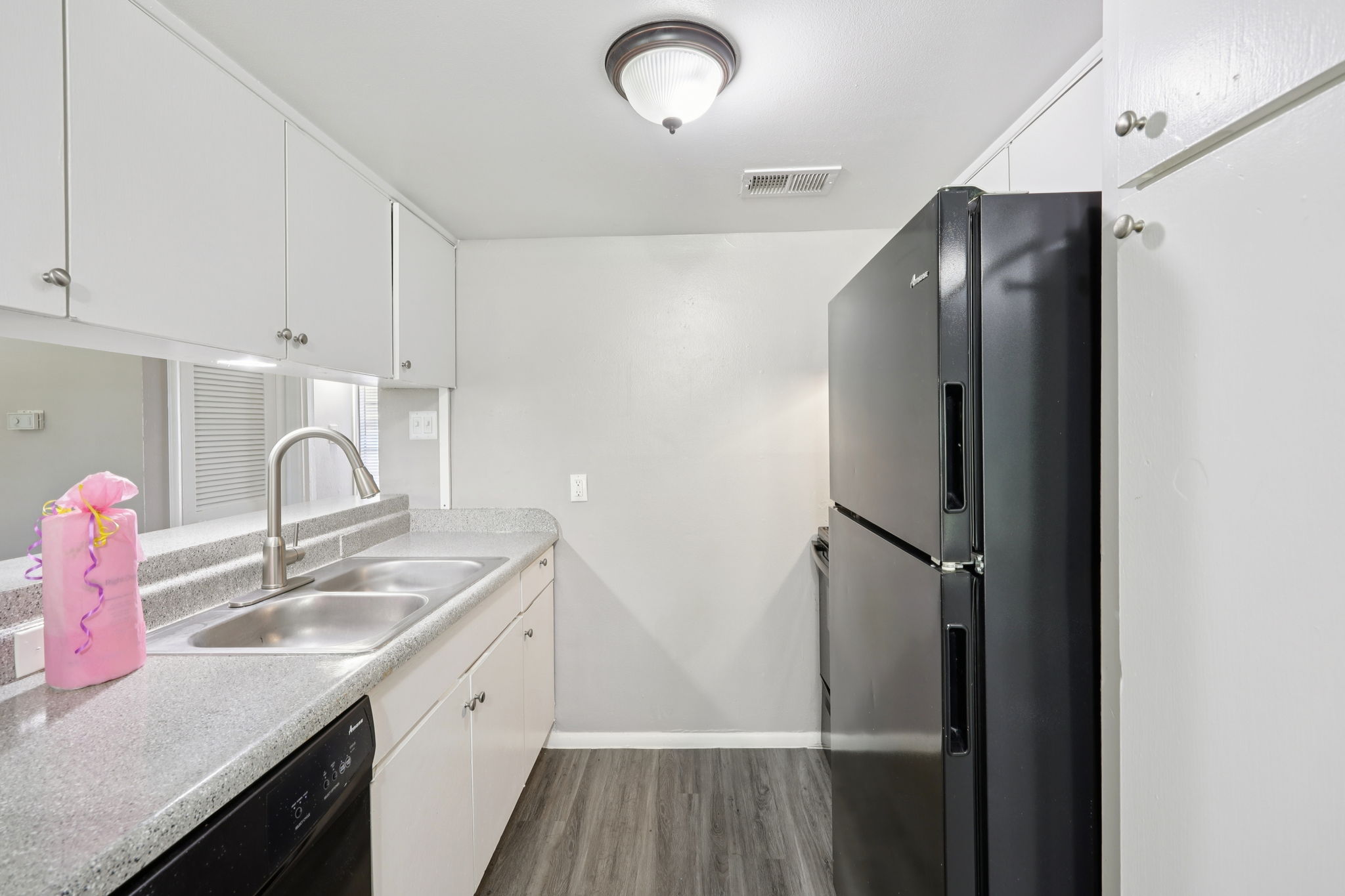 Dexter Ave - Unit B23 - 008