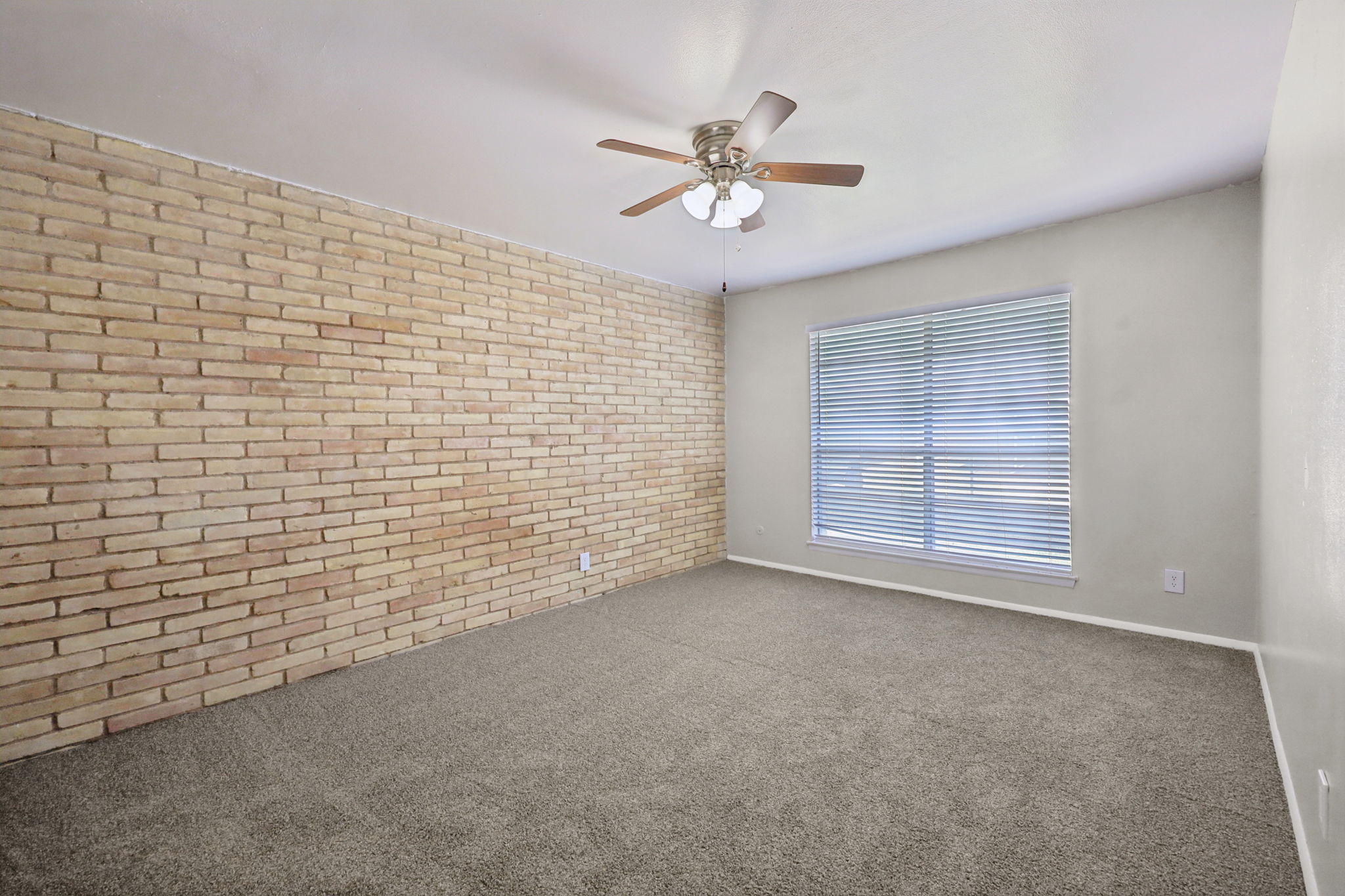 Dexter Ave - Unit B23 - 012