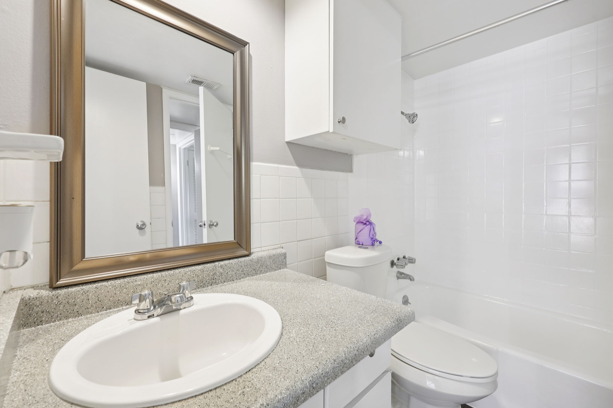 Dexter Ave - Unit B23 - 016