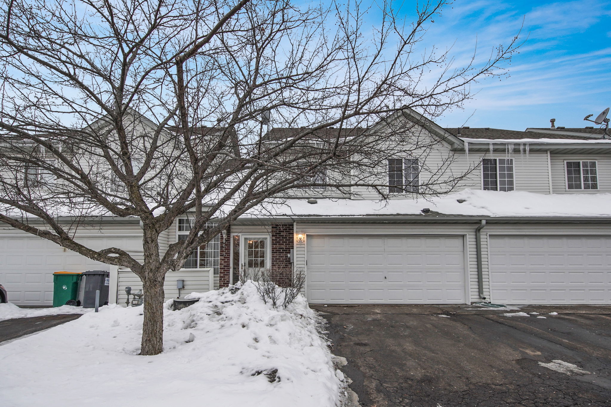 3613 Genevieve Ave N, Oakdale, MN 55128 Mint Real Estate Photography