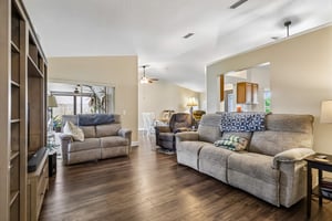 Stonehaven Ct-S0605-007.jpg