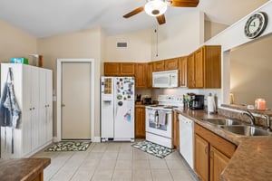Stonehaven Ct-S0605-012.jpg