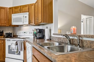 Stonehaven Ct-S0605-016.jpg