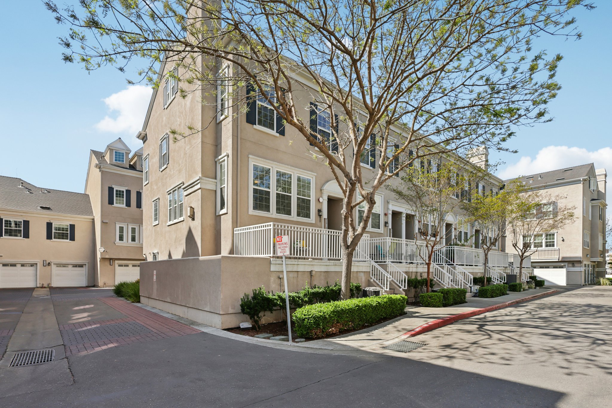 Whitworth Dr-S3003-002.jpg