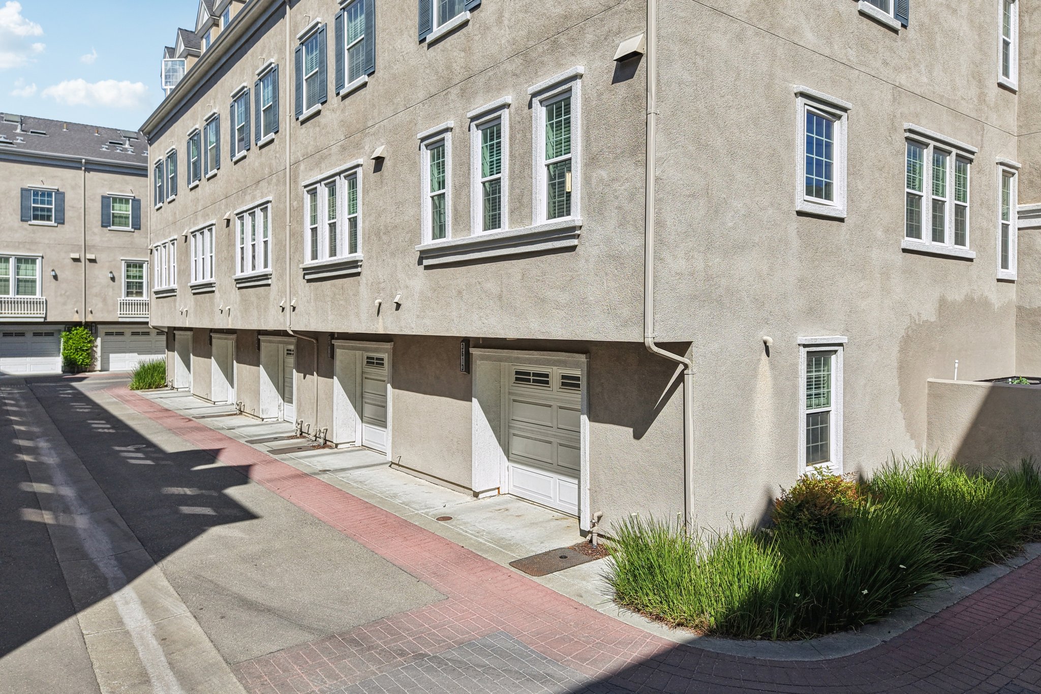 Whitworth Dr-S3003-049.jpg