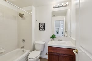 Whitworth Dr-S3003-032.jpg