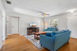 Hickory St-S0209-005.jpg
