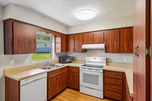 Hickory St-S0209-011.jpg