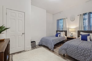 Newton Ave-3105-015.jpg