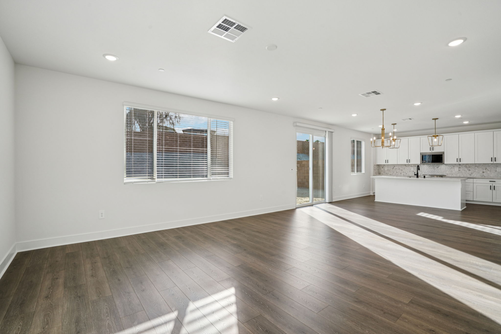 36157 Cameron Place-S1402-011